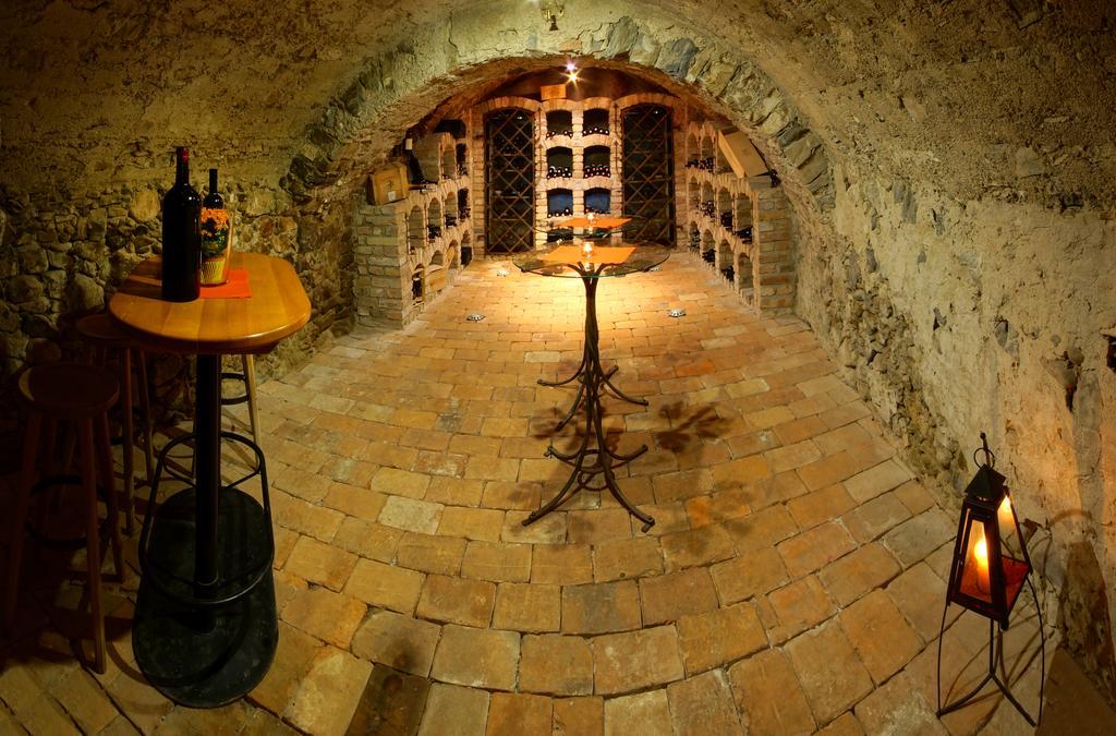 Hotel Restaurant Das Roessl ヴィンディッシュガルシュテン エクステリア 写真