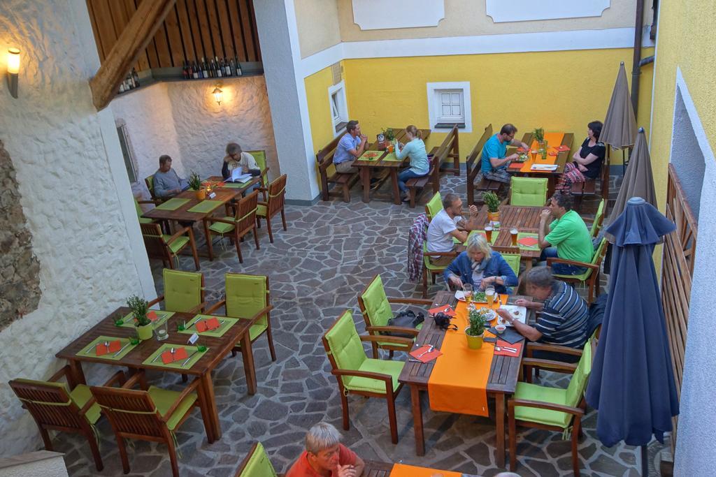 Hotel Restaurant Das Roessl ヴィンディッシュガルシュテン エクステリア 写真